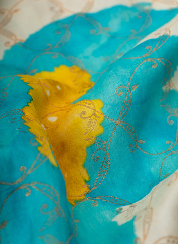 (Precut- 0.75 Meter) Pure Dola Silk Off-White Jacqurad With Big Floral Pattern Fabric.